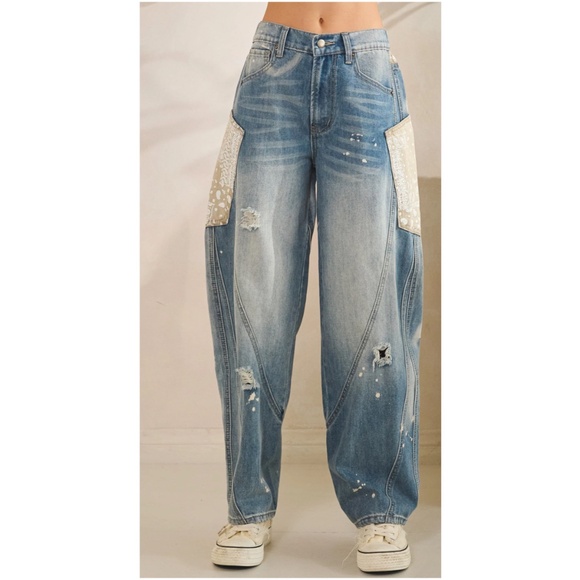 Oli & Hali Medium Wash stretchy waist paisley print Denim Jeans - Picture 5 of 5